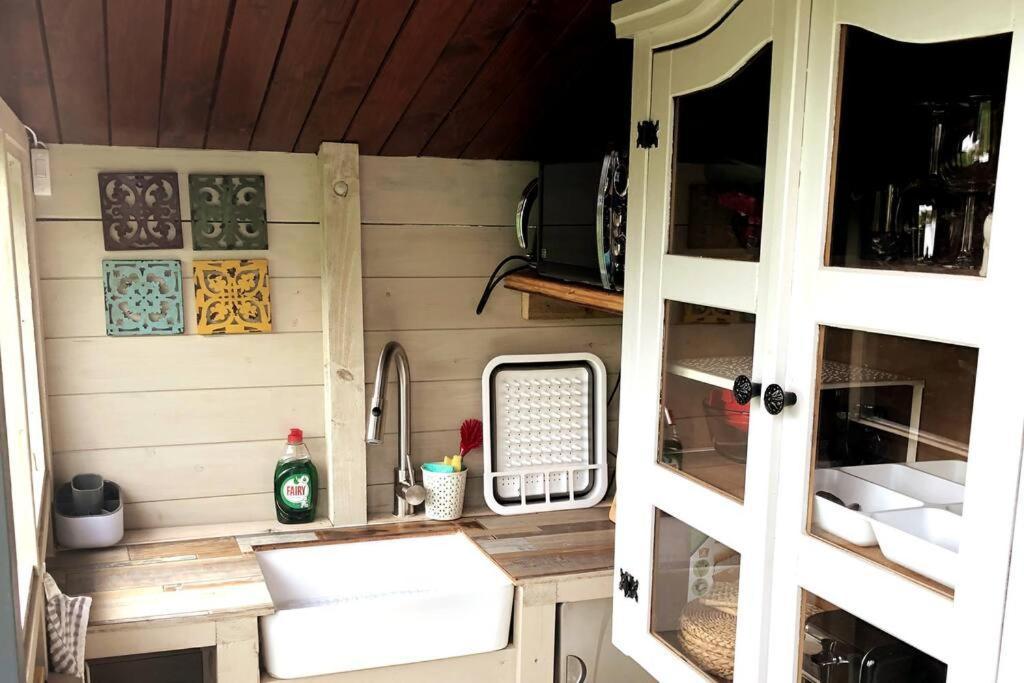 شقة Unique Tiny House Near 3 Peaks - The Zedshed Bentham المظهر الخارجي الصورة